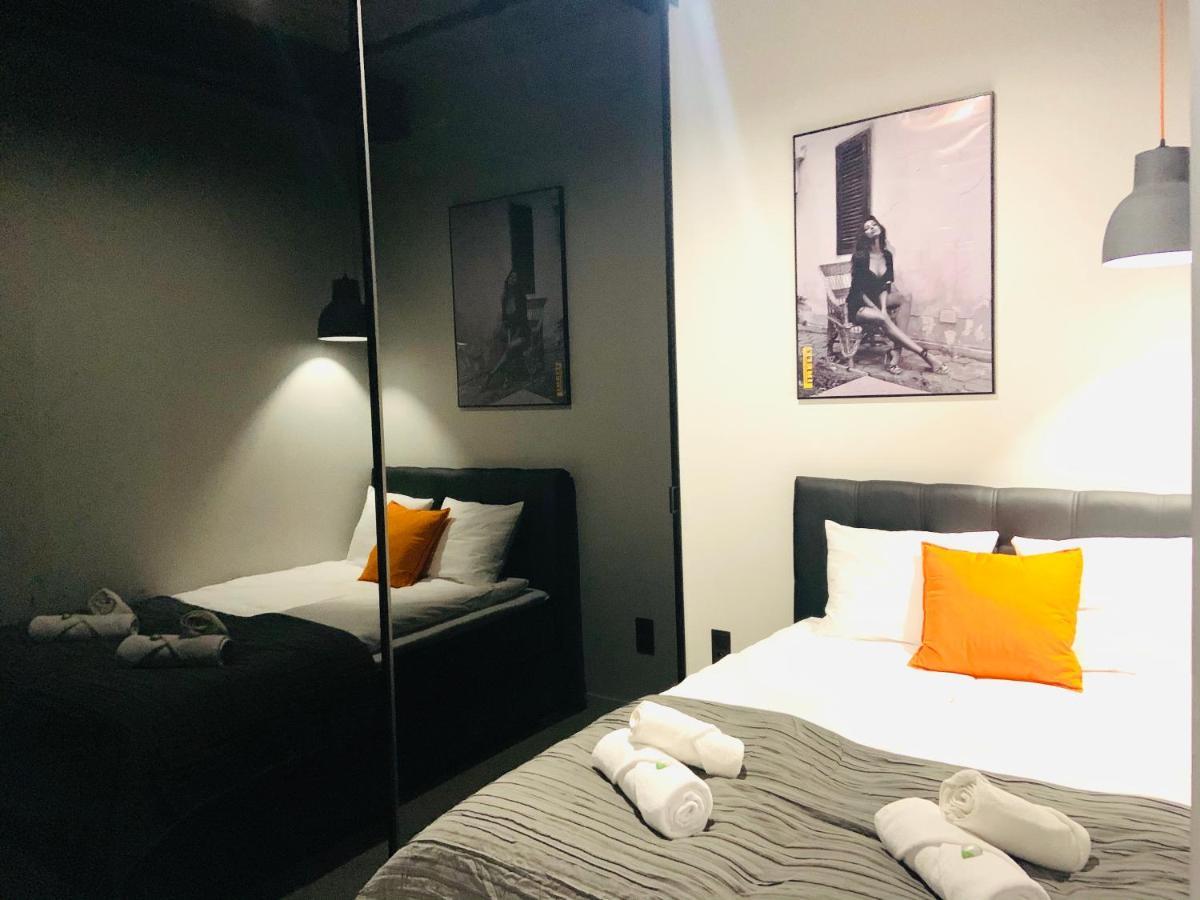 5 Star Apartments - Luxury & Comfort Jelenia Gora Bagian luar foto