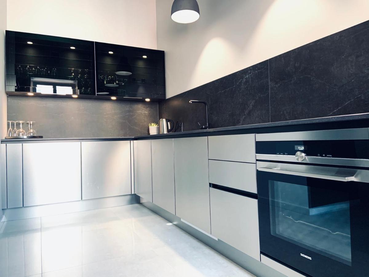 5 Star Apartments - Luxury & Comfort Jelenia Gora Bagian luar foto